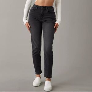 AE Stretch Curvy Mom Jean (Size 8 X-Long)